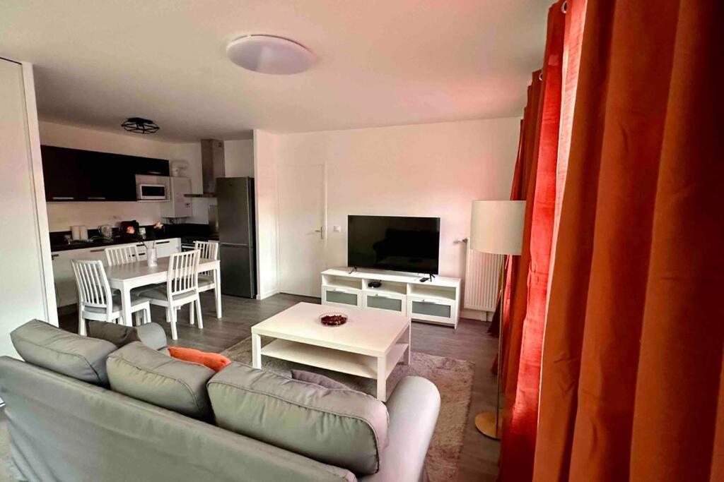 Appartement Cozy - Quartier Residentiel Melun Dış mekan fotoğraf