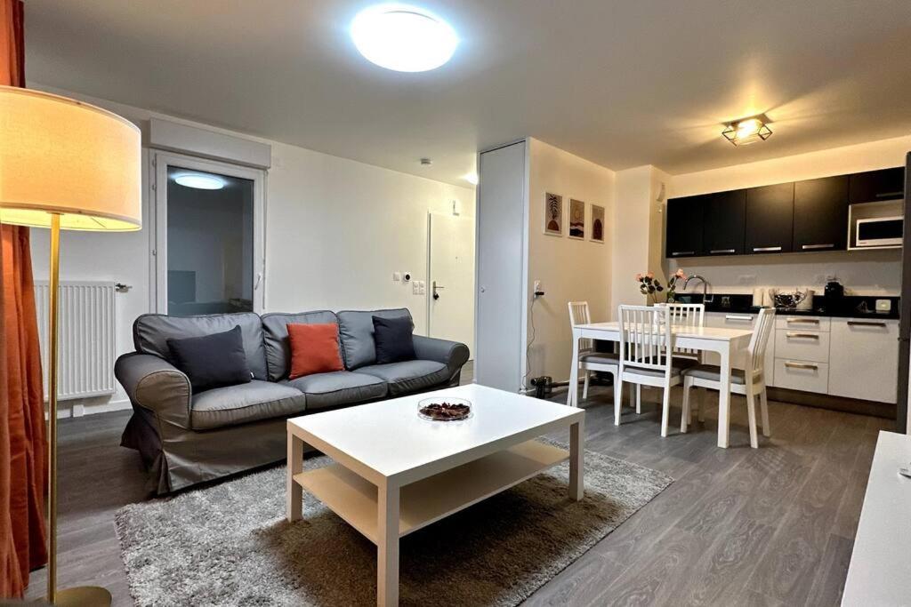 Appartement Cozy - Quartier Residentiel Melun Dış mekan fotoğraf