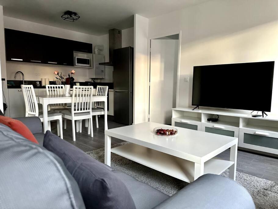 Appartement Cozy - Quartier Residentiel Melun Dış mekan fotoğraf